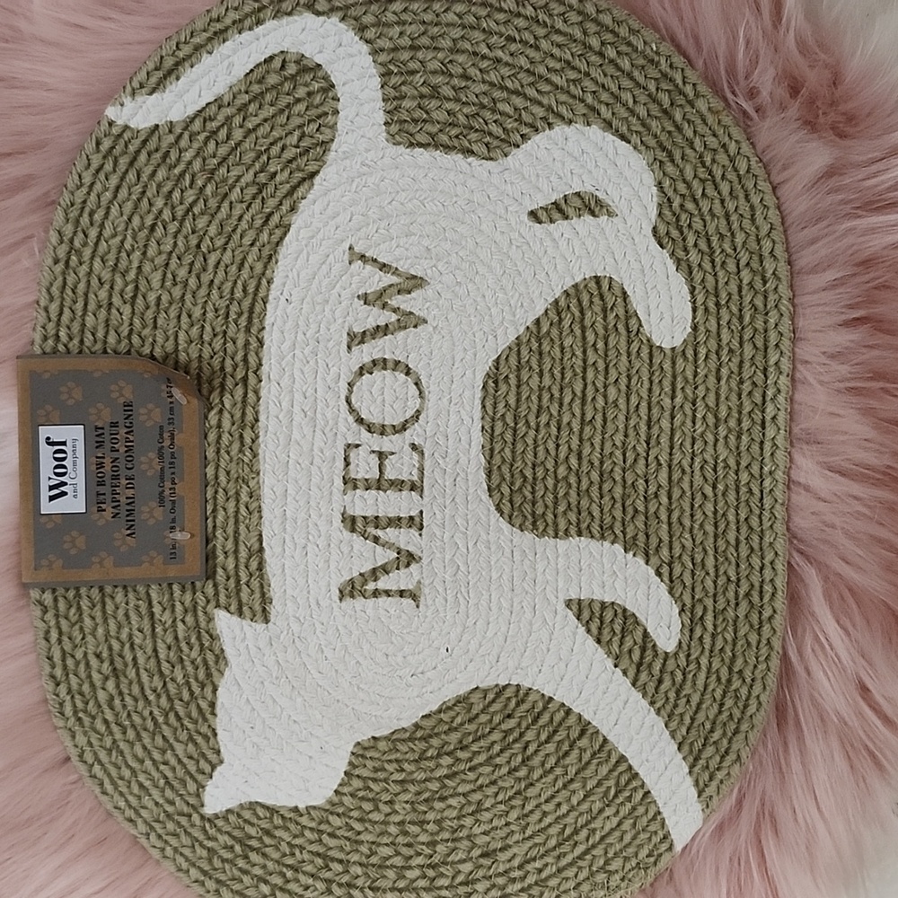 Brand New WOOF & CO. PET BOWL MAT